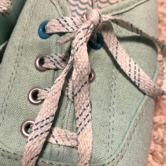 Shoes - Picture 2 of 3